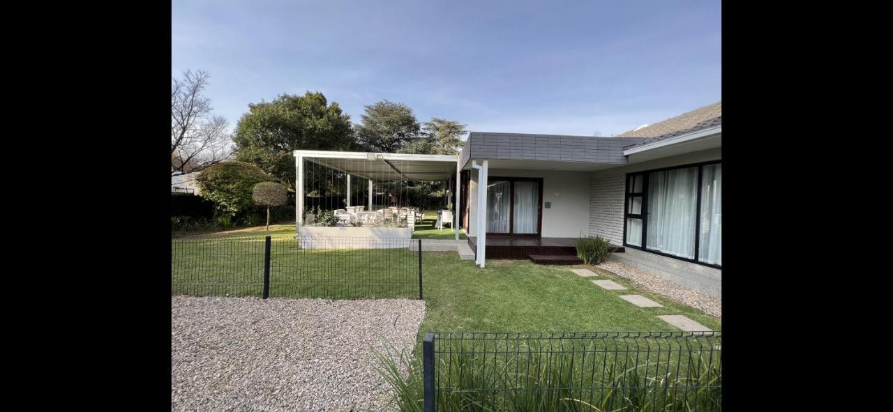 Le'Ciara Luxury Guest House Johannesburg Exteriör bild