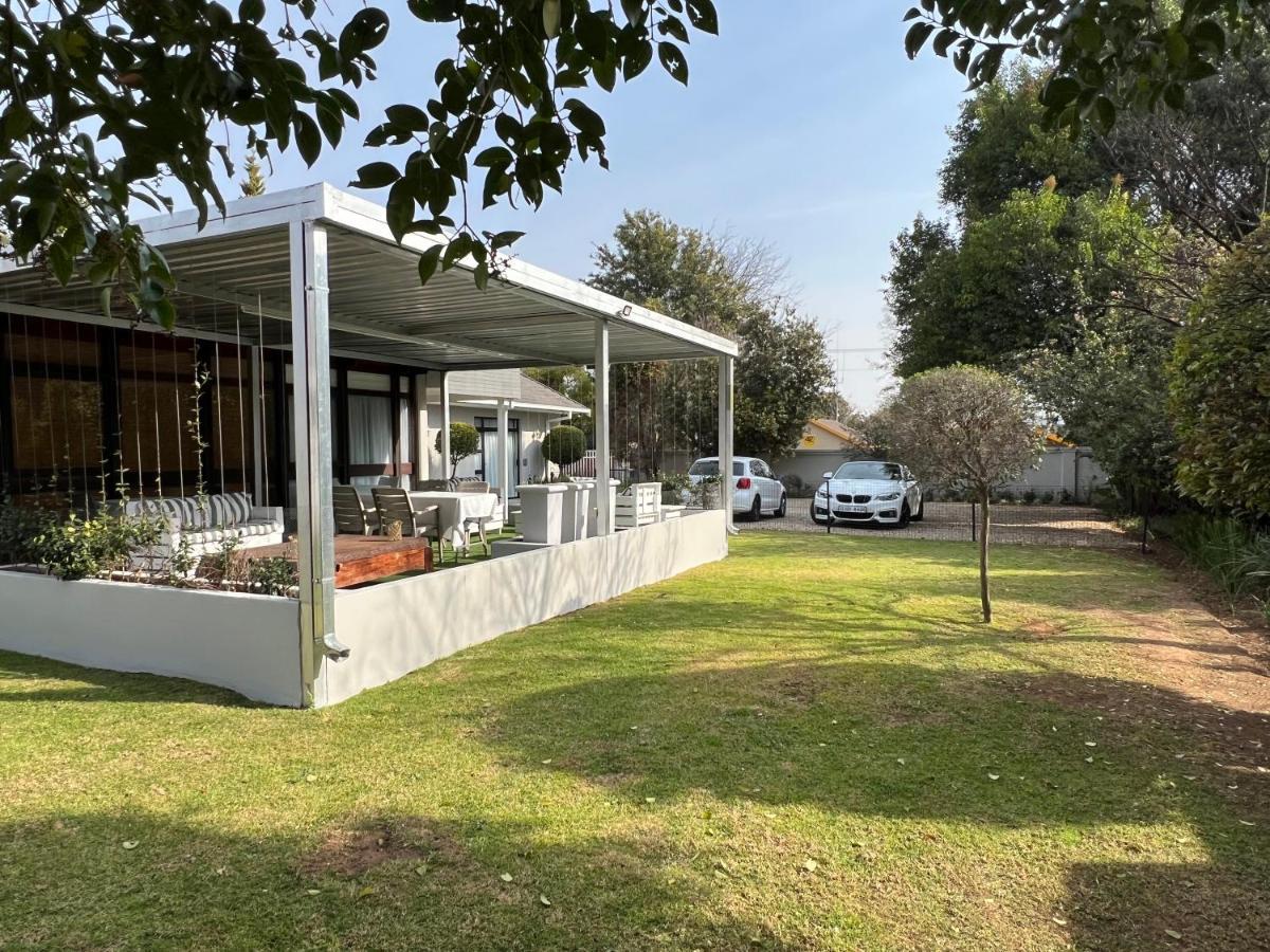 Le'Ciara Luxury Guest House Johannesburg Exteriör bild