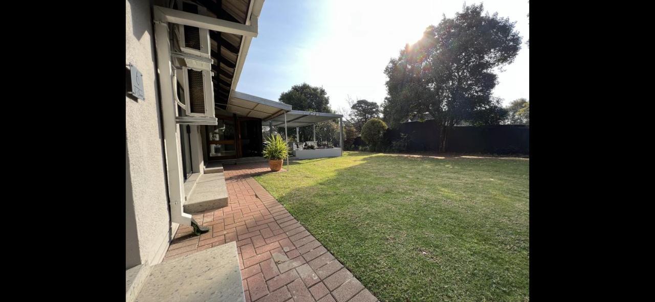 Le'Ciara Luxury Guest House Johannesburg Exteriör bild