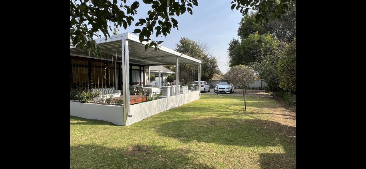 Le'Ciara Luxury Guest House Johannesburg Exteriör bild
