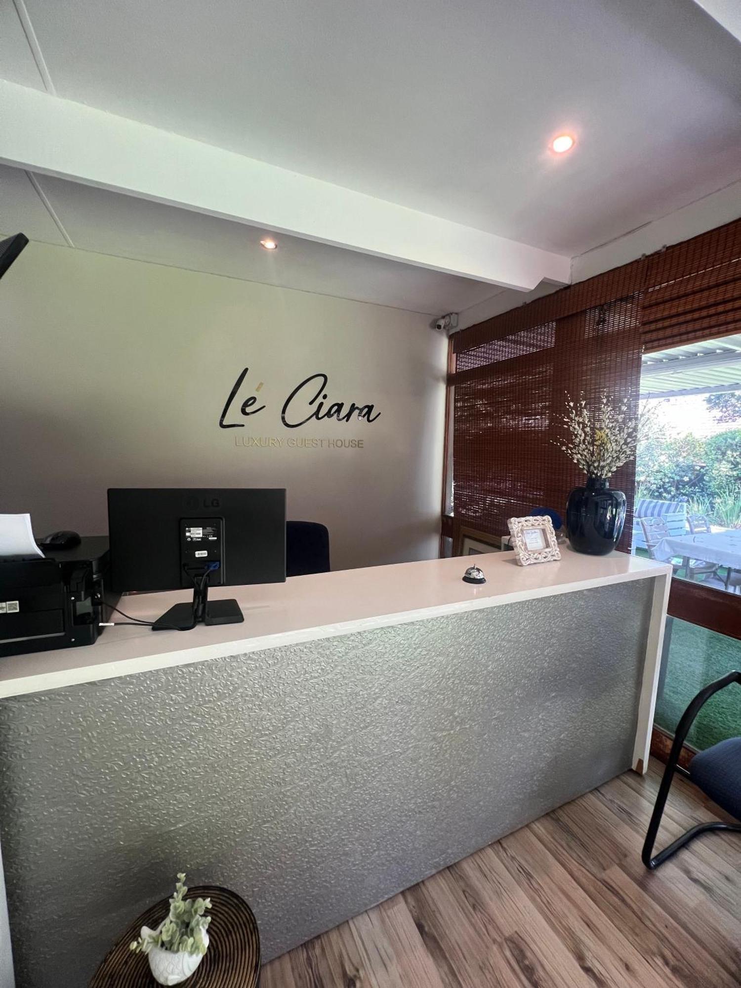 Le'Ciara Luxury Guest House Johannesburg Exteriör bild