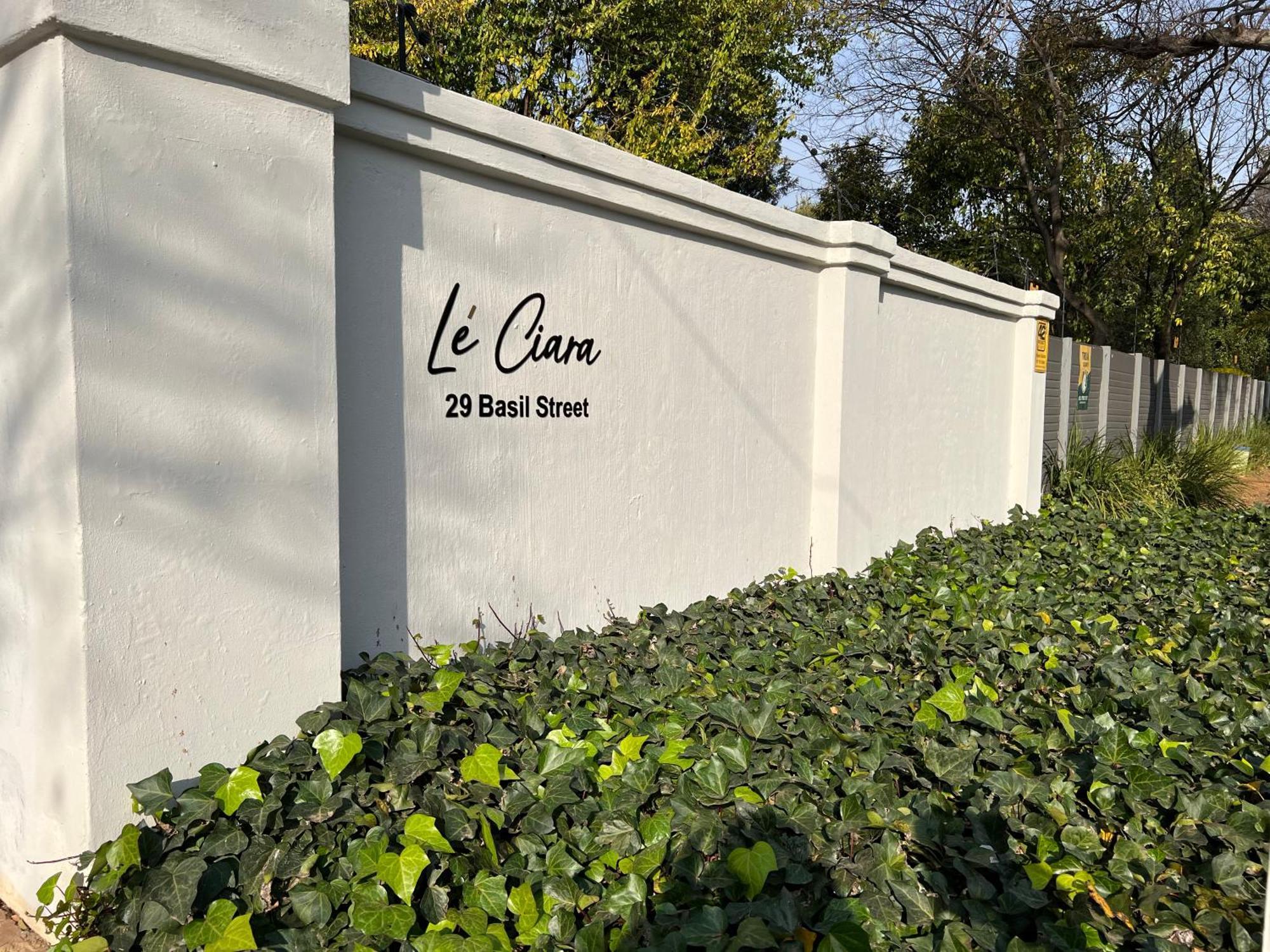 Le'Ciara Luxury Guest House Johannesburg Exteriör bild
