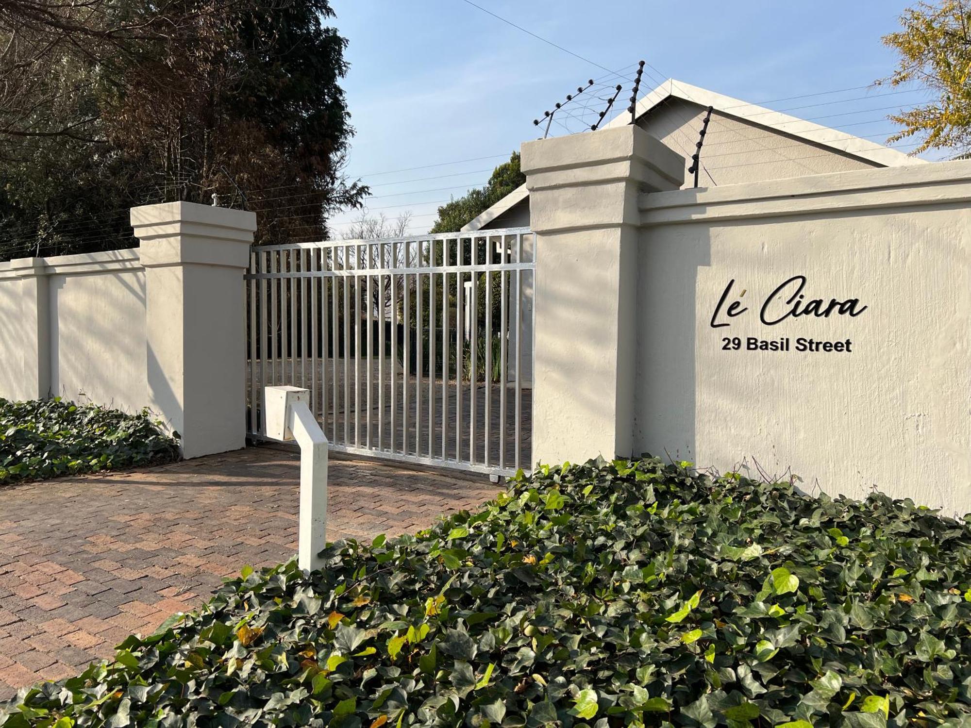 Le'Ciara Luxury Guest House Johannesburg Exteriör bild